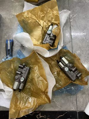 Fabrieksdirecte verkoop van de onderdelenStandard Size Cat305.5E2 Hydraulische pompmontage/ Solenoïde Hoogtemperatuurweerstand van de onderdelen